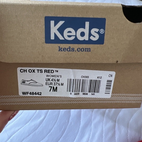 BRAND NEW - RARE Official Taylor Swift RED Keds Size 7 - Picture 5 of 5